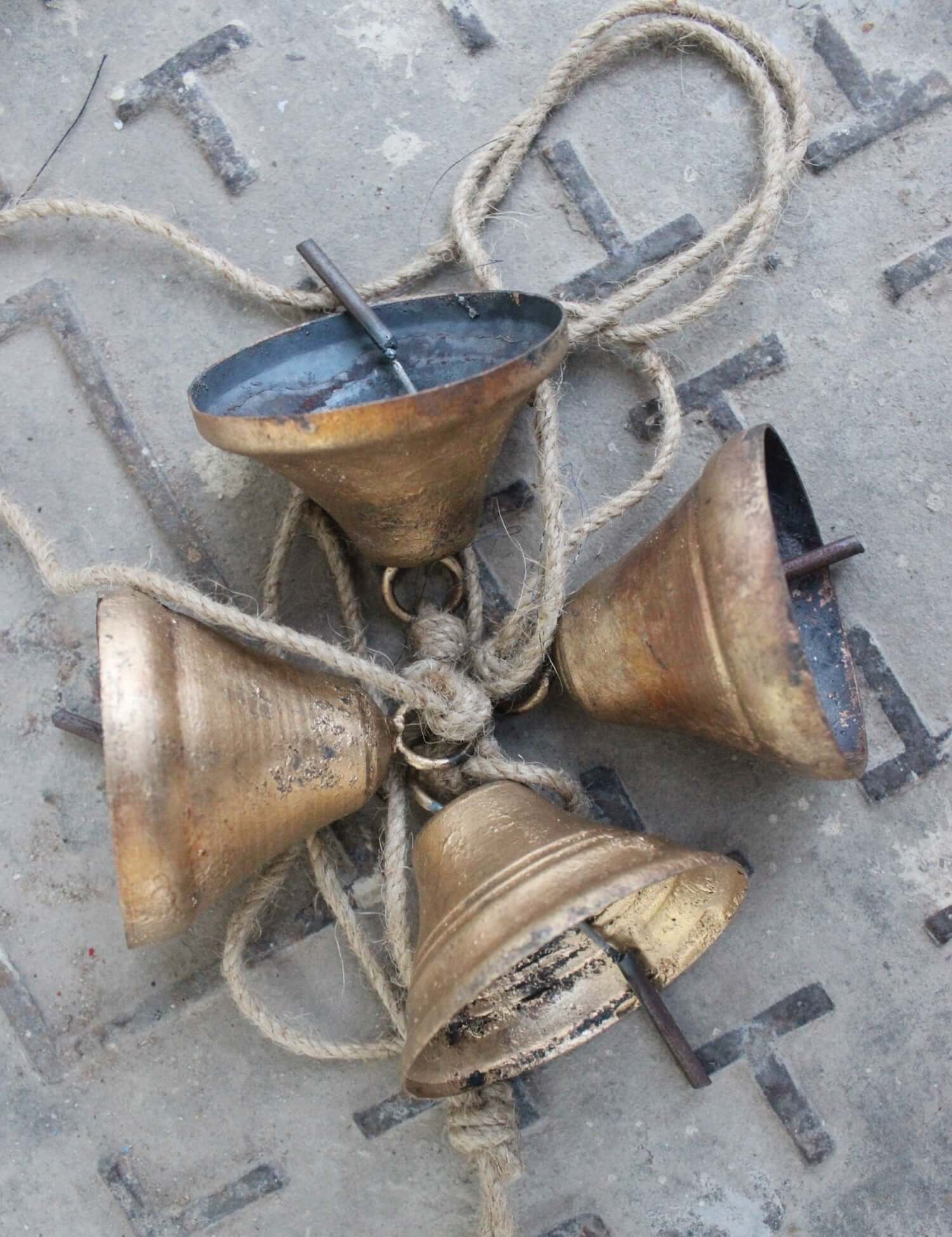 Rustic Iron Tin Bells Chime for Outdoor Decor
